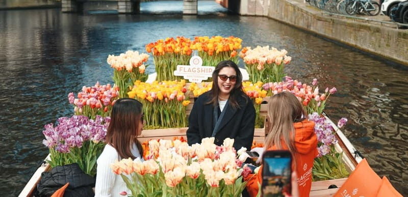 Amsterdam: Premium Tulip Boat Canal Tour - A Closer Look at the Amsterdam Tulip Canal Tour