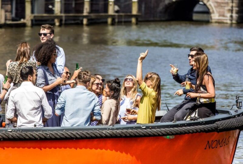 amsterdam-private-bbq-cruise-with-personal-chef-drinks