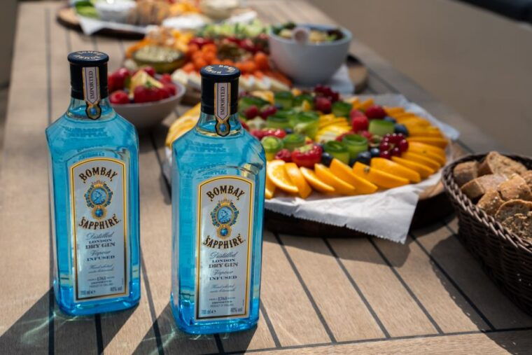 amsterdam-private-canal-booze-cruise-with-unlimited-drinks