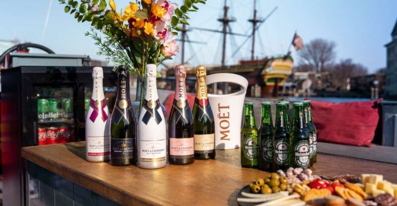 amsterdam-private-canal-cruise-with-drinks-and-snacks-2