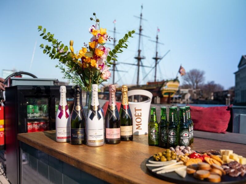 amsterdam-private-canal-cruise-with-drinks-and-snacks-2