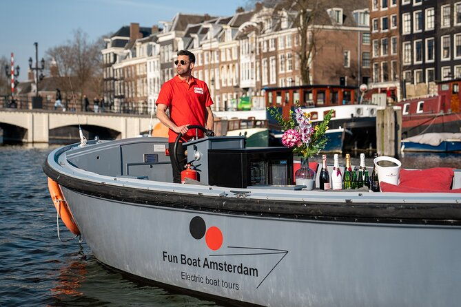 amsterdam-private-canal-cruise-with-drinks-and-snacks