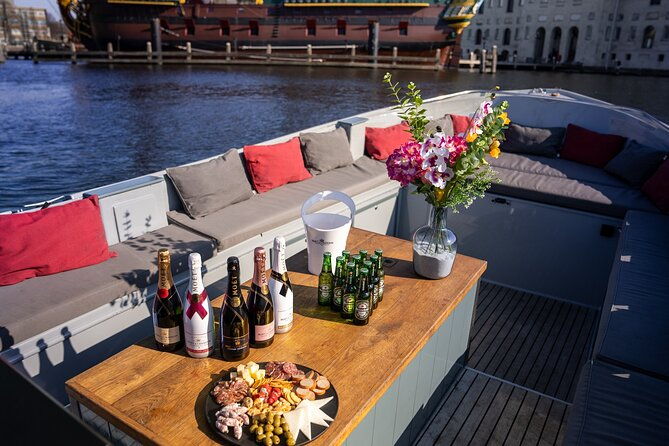 amsterdam-private-canal-cruise-with-drinks-and-snacks