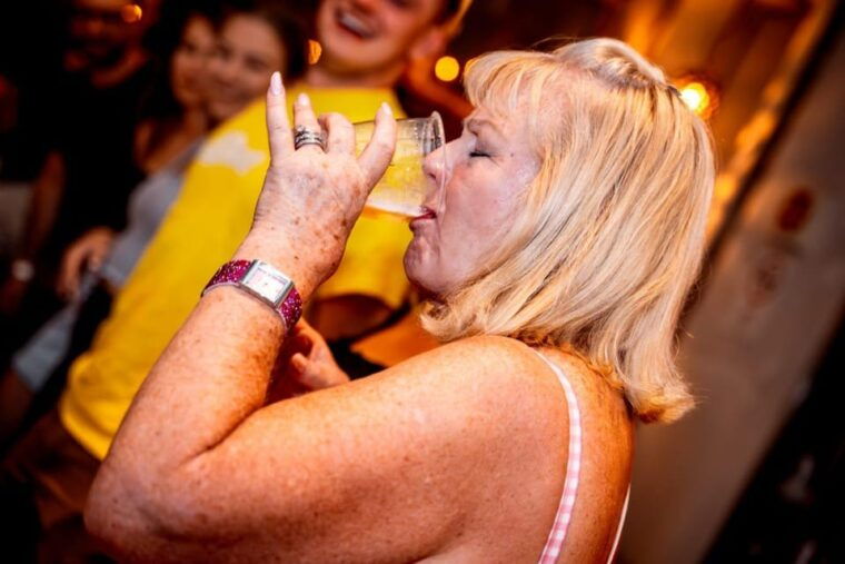amsterdam-private-pub-crawl-with-vip-club-entry-and-shots