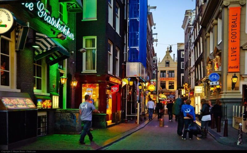 amsterdam-private-red-light-district-and-food-tour