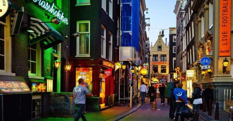 amsterdam-private-red-light-district-and-food-tour