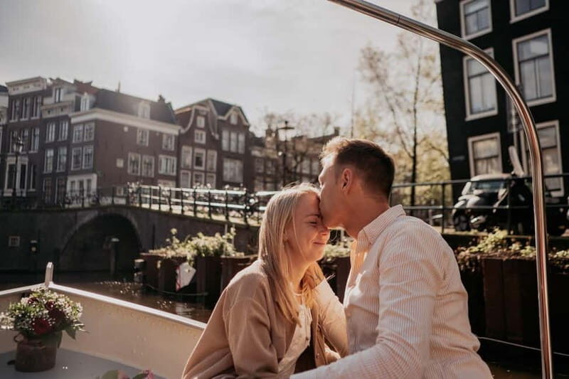 Amsterdam: Private Romantic Canal Cruise w. Prosecco/Snacks - The Experience in Detail: What You Can Expect