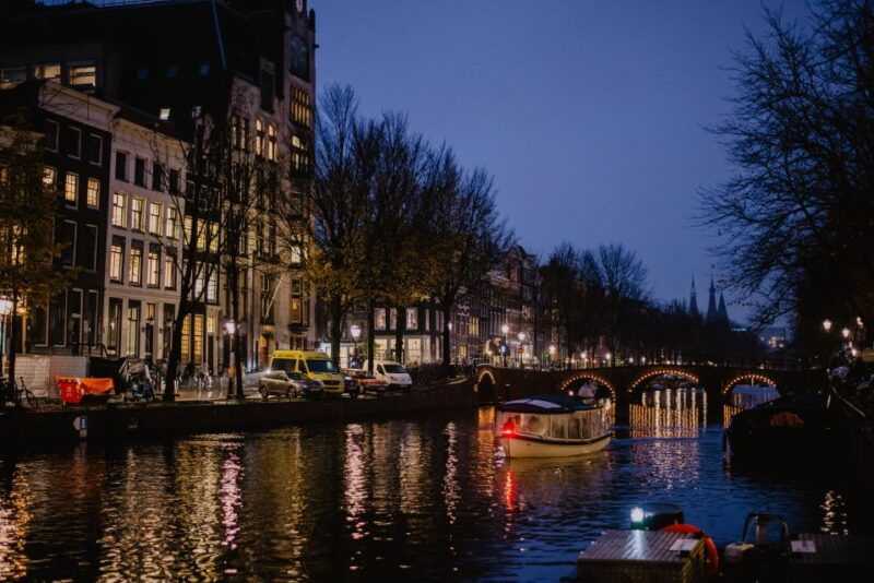 amsterdam-private-romantic-evening-boat-tour-with-prosecco