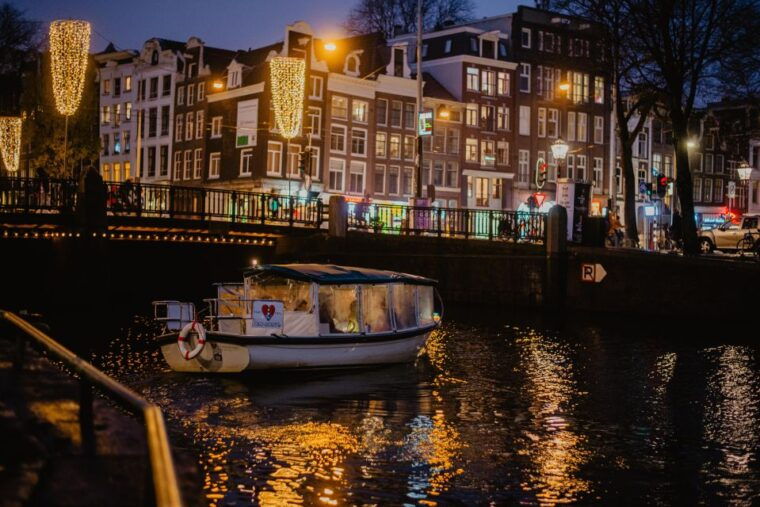 amsterdam-private-romantic-evening-boat-tour-with-prosecco