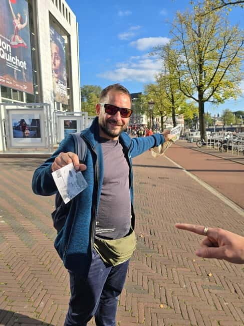 Amsterdam: Private walking tour with Coffee & Anne Frank VR - What to Expect from This Unique Amsterdam Tour