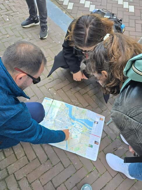Amsterdam: Private walking tour with Coffee & Anne Frank VR - Practicalities and Value
