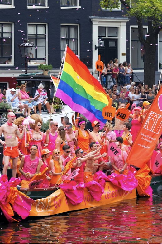 amsterdam-queer-contemporary-art-tour-with-artist-yamuna