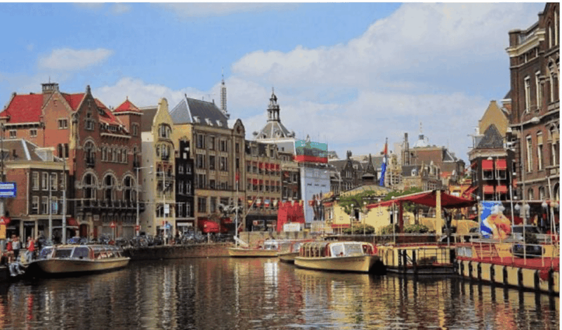 amsterdam-queer-contemporary-art-tour-with-artist-yamuna
