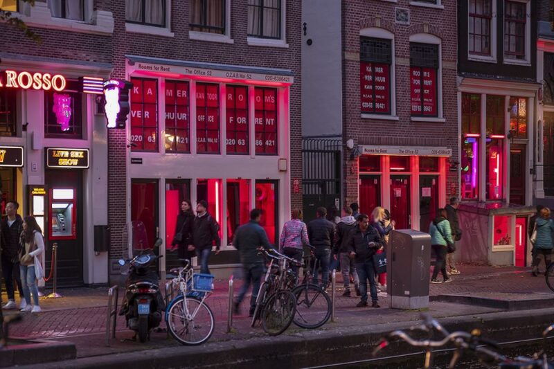 amsterdam-red-light-district-and-coffeeshop-tour