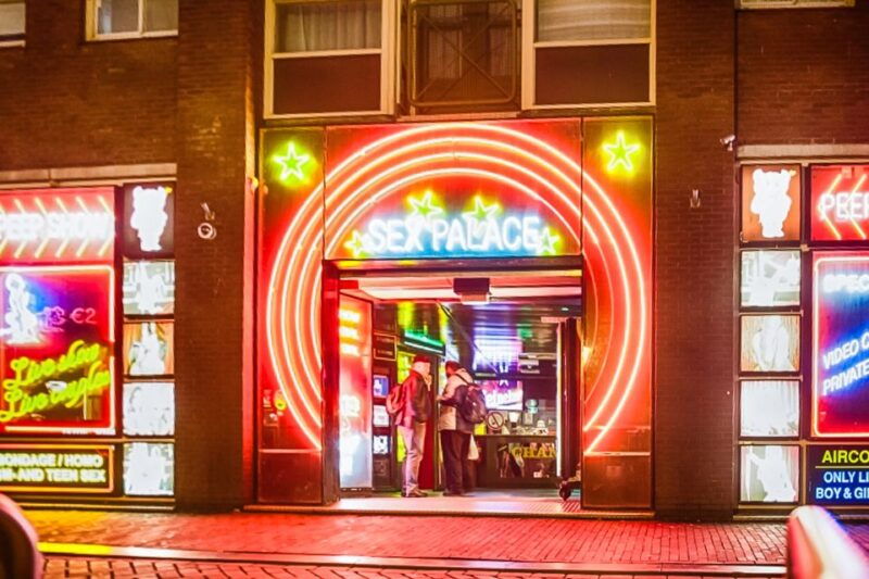 amsterdam-red-light-district-coffee-shop-tour