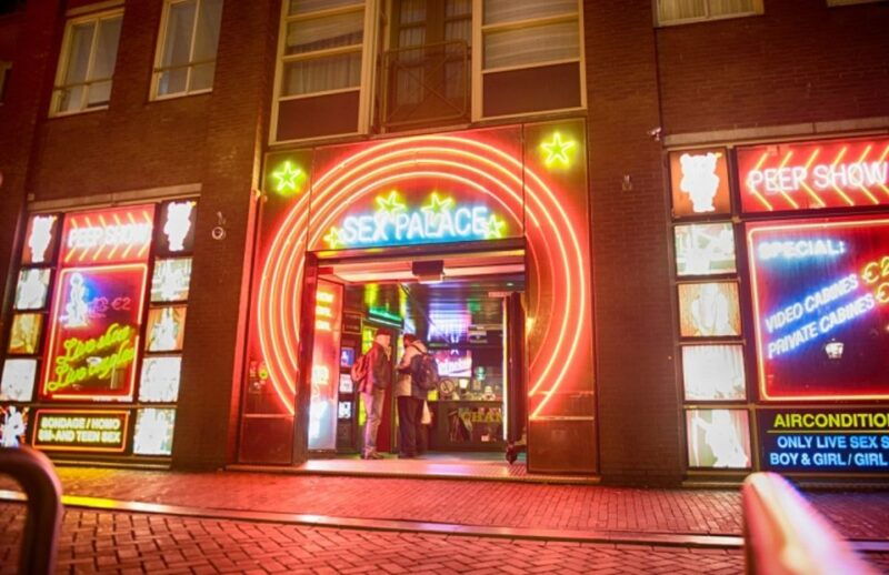 amsterdam-red-light-district-exclusive-night-tour