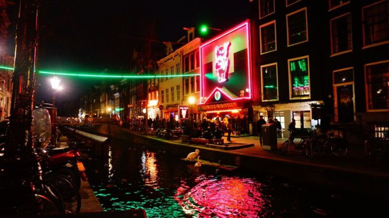 amsterdam-red-light-district-exclusive-night-tour
