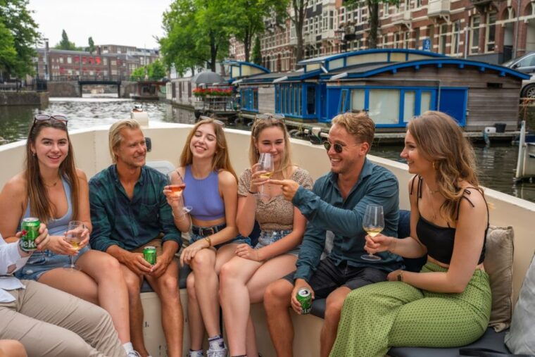 amsterdam-red-light-district-pub-crawl-and-booze-boat-tour