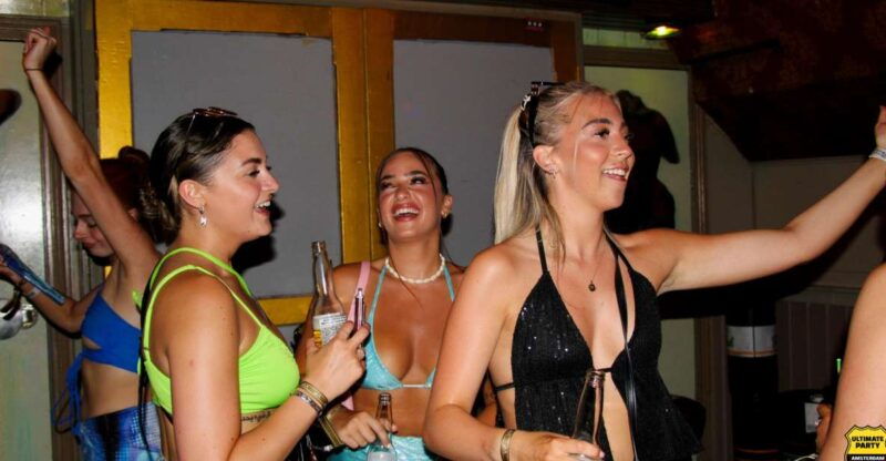amsterdam-red-light-district-pub-crawl-with-unlimited-shots