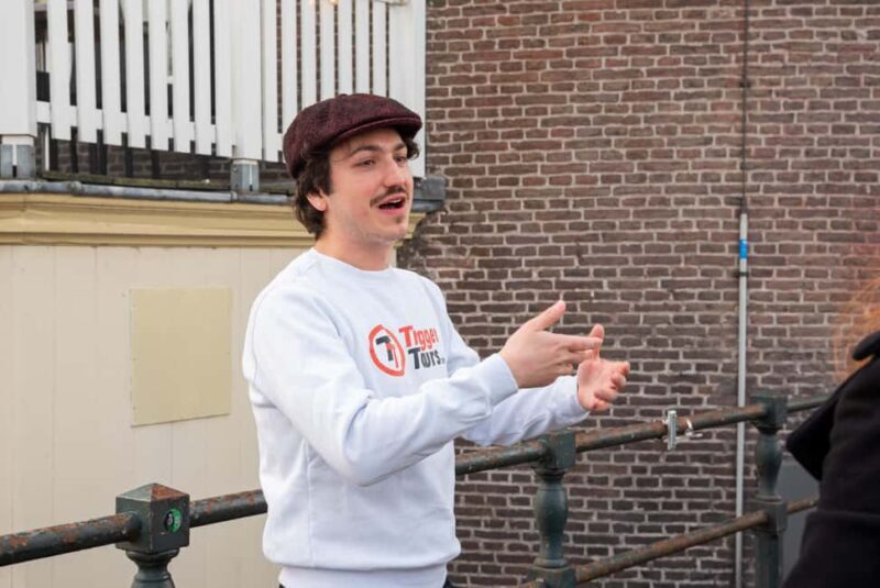 Amsterdam: Red Light District Tour in English or German - Guides Who Make a Difference