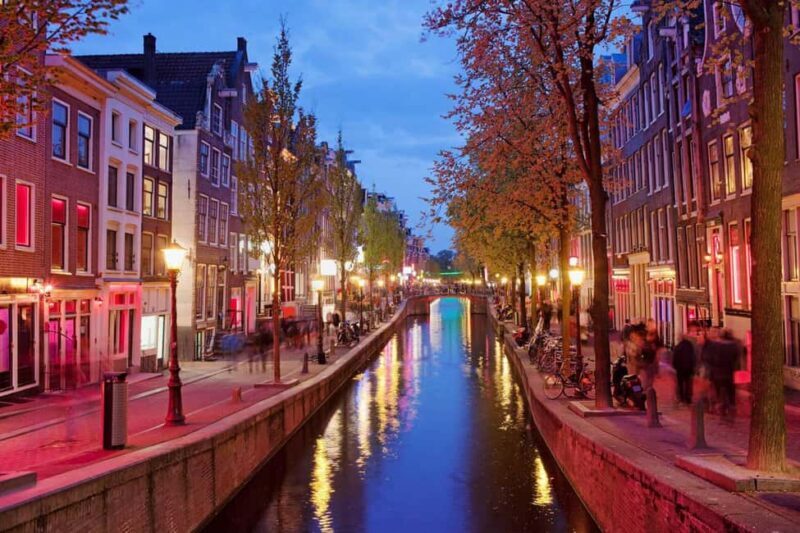 Amsterdam: Red Light District Tour in English or German - The Value of the Experience