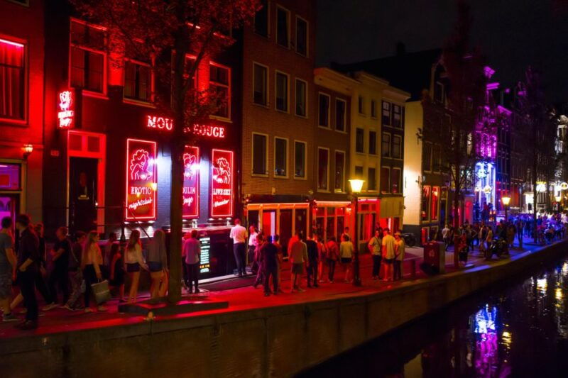 amsterdam-redlight-district-walking-tour-with-digital-guide