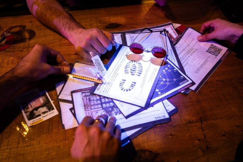 amsterdam-self-guided-red-light-district-pub-crawl-mystery