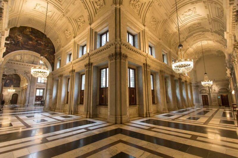 amsterdam-skip-the-line-royal-palace-private-guided-tour