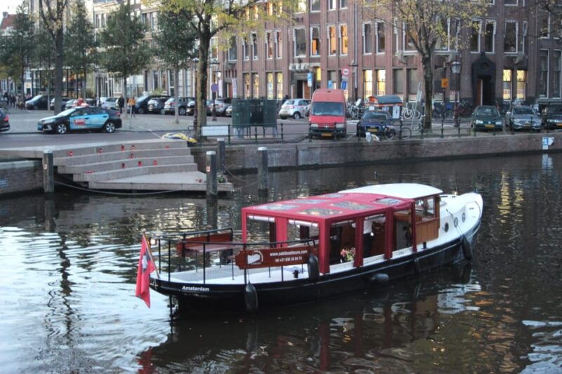 amsterdam-small-group-canal-cruise-incl-drinks-and-snacks