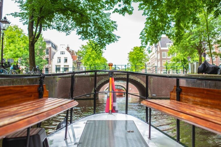 amsterdam-small-group-canal-cruise-incl-drinks-and-snacks