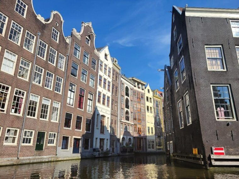 amsterdam-small-group-canal-cruise-incl-drinks-and-snacks