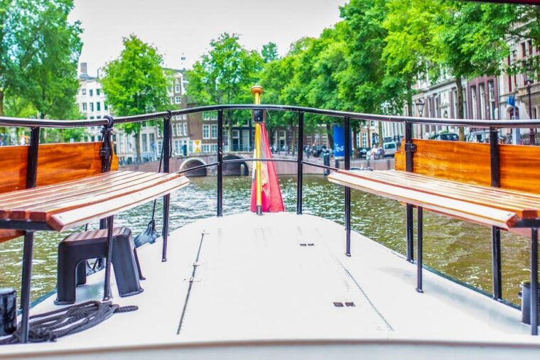 amsterdam-small-group-canal-cruise-incl-drinks-and-snacks