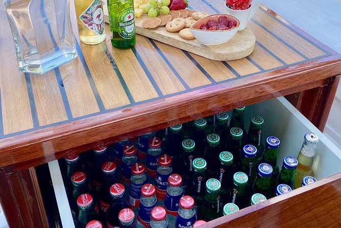 amsterdam-small-group-canal-cruise-including-snacks-and-drinks