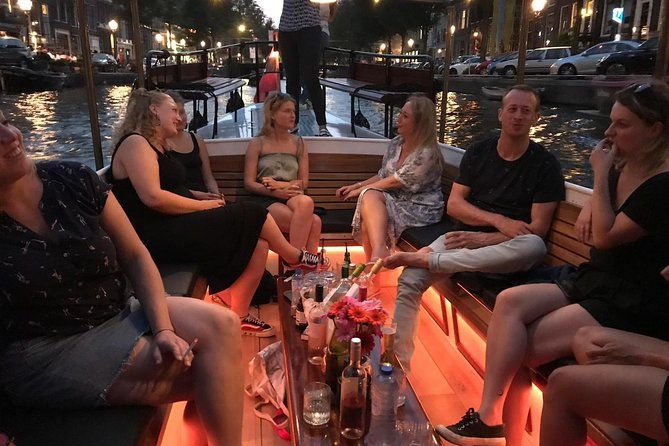 amsterdam-small-group-canal-cruise-with-dutch-snacks-and-drink
