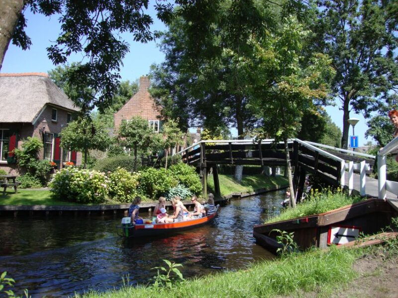 amsterdam-small-group-or-private-tour-to-giethoorn-lunch