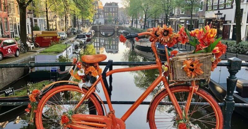 amsterdam-small-group-walking-tour-with-fun-guide