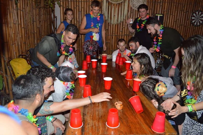 Amsterdam: Social Pubcrawl, Games and get to know eachother - Group Size and Atmosphere