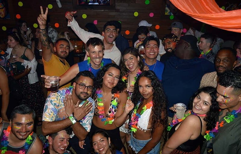 Amsterdam: Social Pubcrawl, Games and get to know eachother - Practical Tips for the Night
