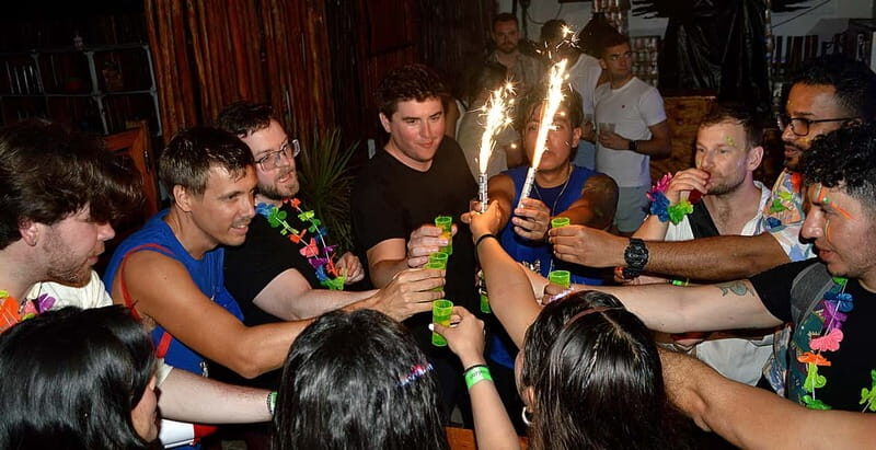 Amsterdam: Social Pubcrawl, Games and get to know eachother - Frequently Asked Questions