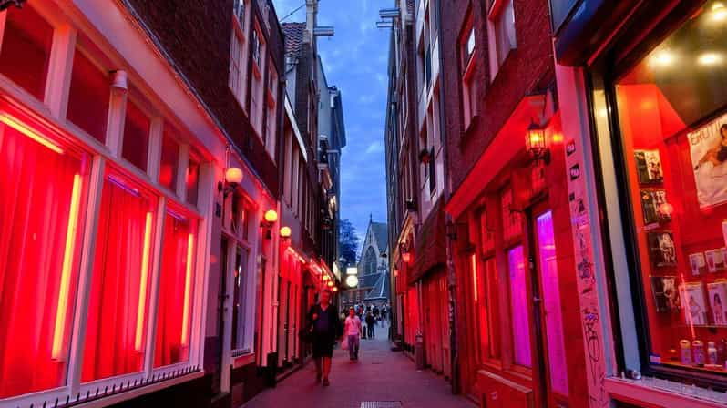 amsterdam-spanish-tour-unmasking-the-redlight-district
