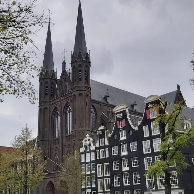 amsterdam-spanish-tour-unmasking-the-redlight-district