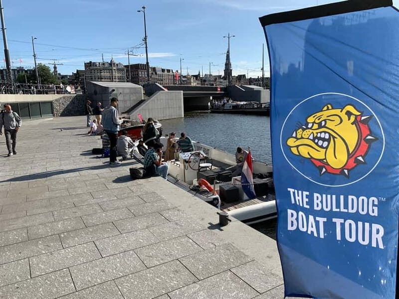 Amsterdam: The Bulldog Boat Smoke and Booze Cruise - The Experience: What to Expect on the Canal