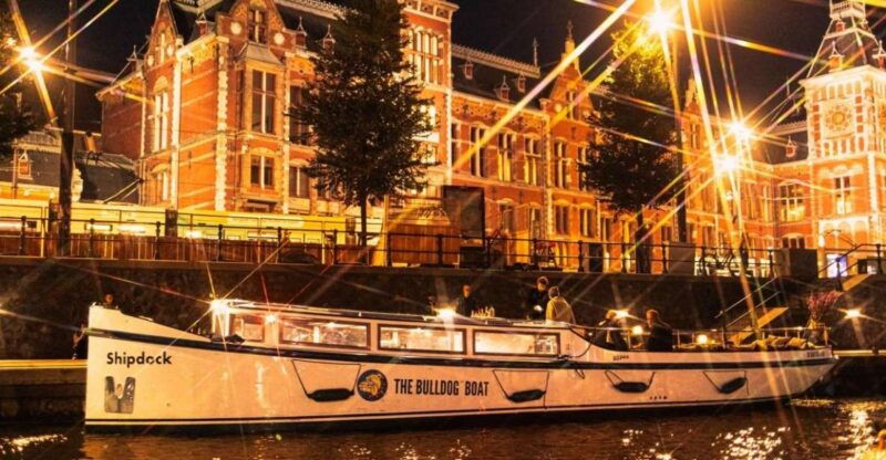 amsterdam-the-bulldog-boat-smoke-cruise