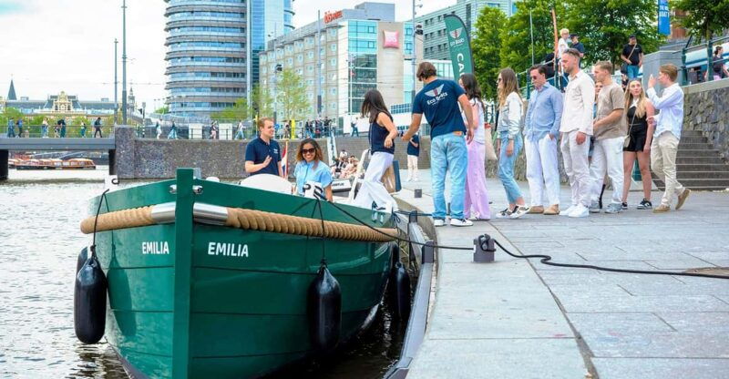 amsterdam-the-newest-canal-cruise-with-drink-option