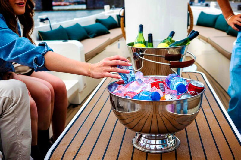 amsterdam-the-newest-canal-cruise-with-drink-option