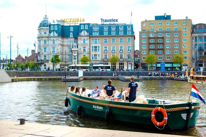 amsterdam-the-newest-canal-cruise-with-drink-option