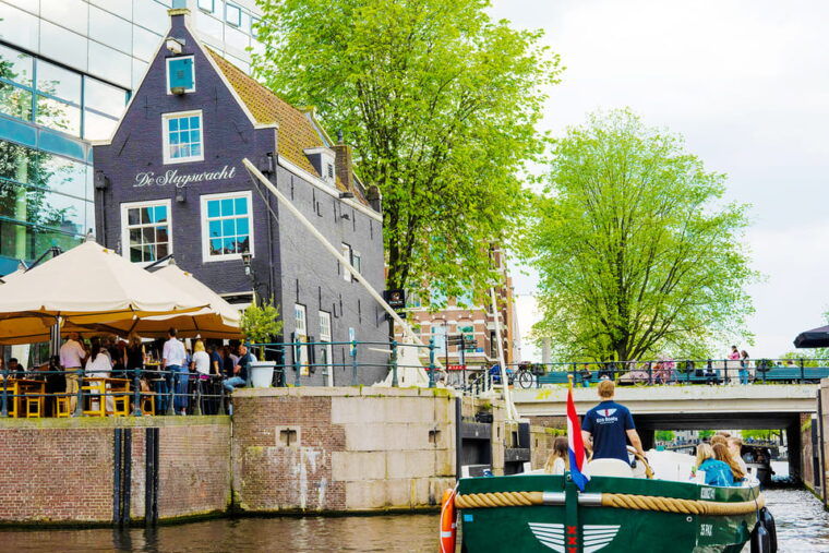 amsterdam-the-newest-canal-cruise-with-drink-option
