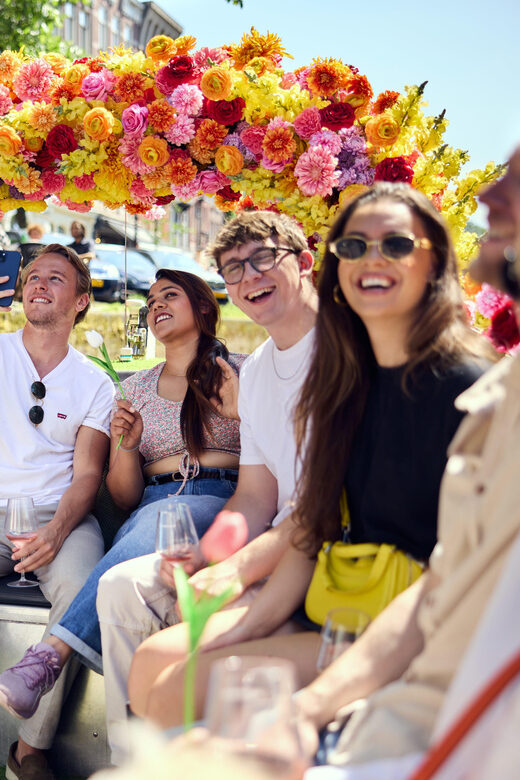 Amsterdam: The Original Flower Boat with Local Guide and Bar - Practical Details: What You Need to Know