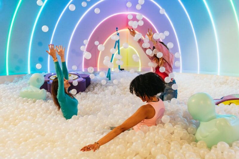 amsterdam-the-upside-down-museum-entrance-ticket