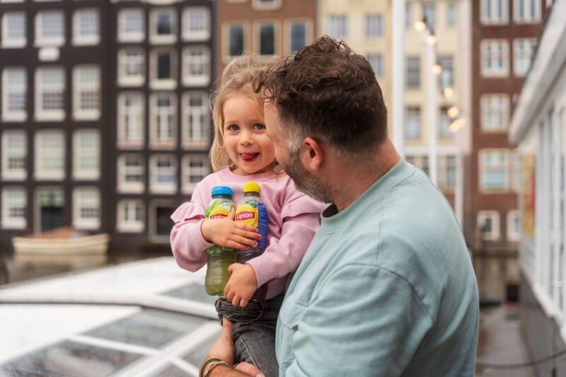 amsterdam-top-highlights-canal-cruise-with-flower-cocktail
